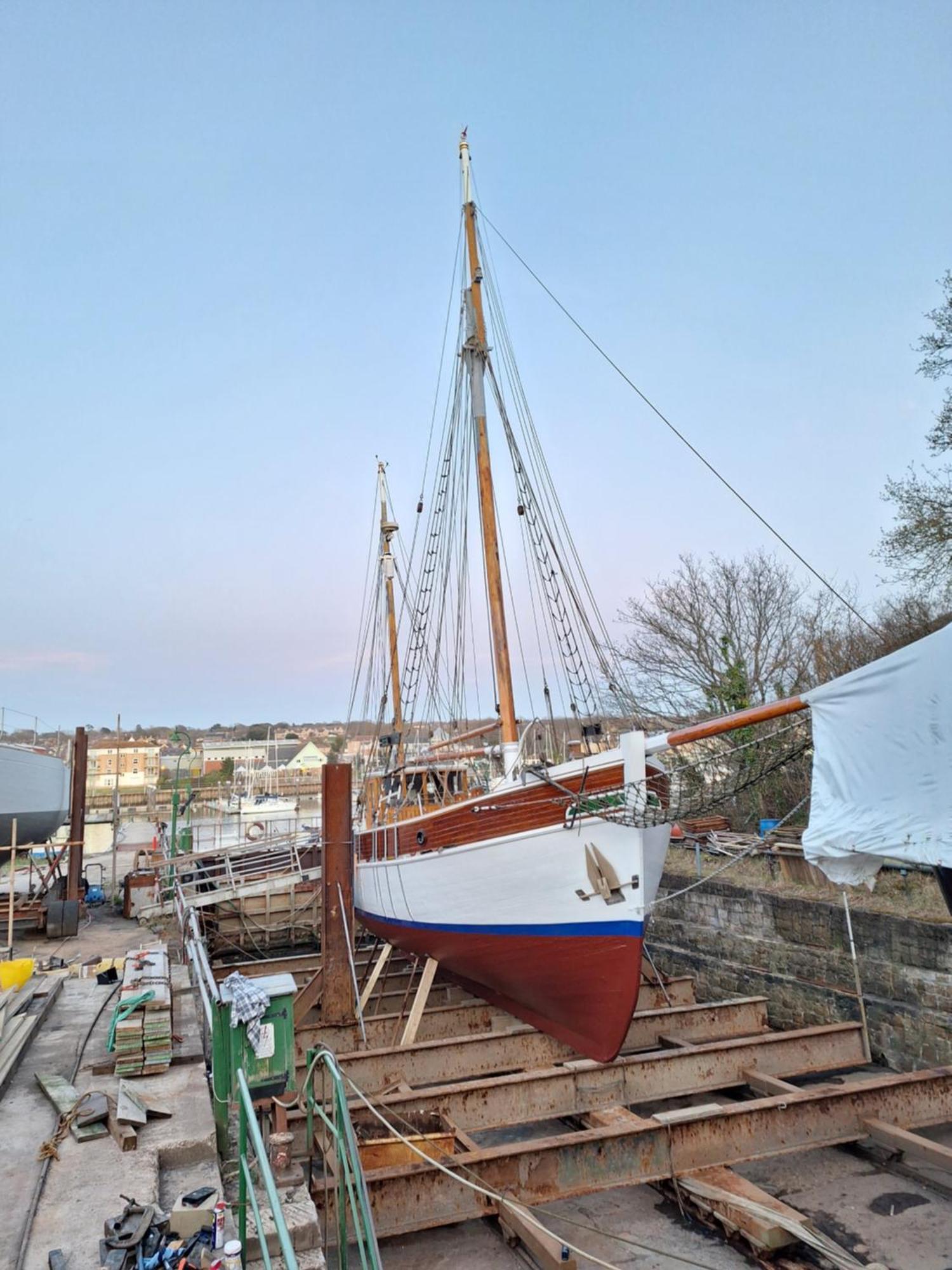 Historic Wooden Ship 'Ursula' East Cowes Esterno foto